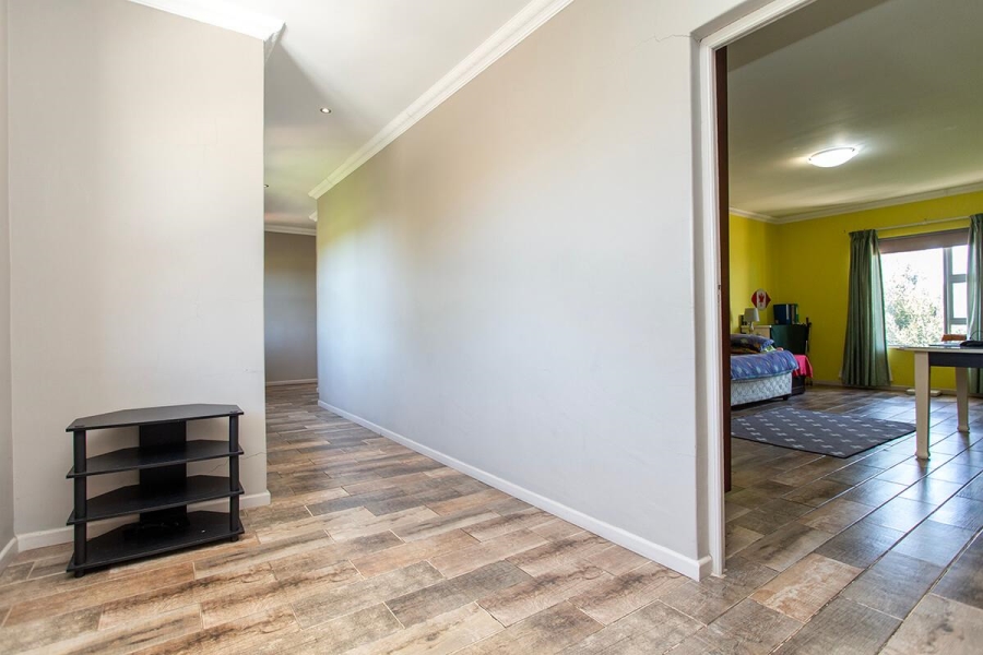 6 Bedroom Property for Sale in Vredekloof Heights Western Cape